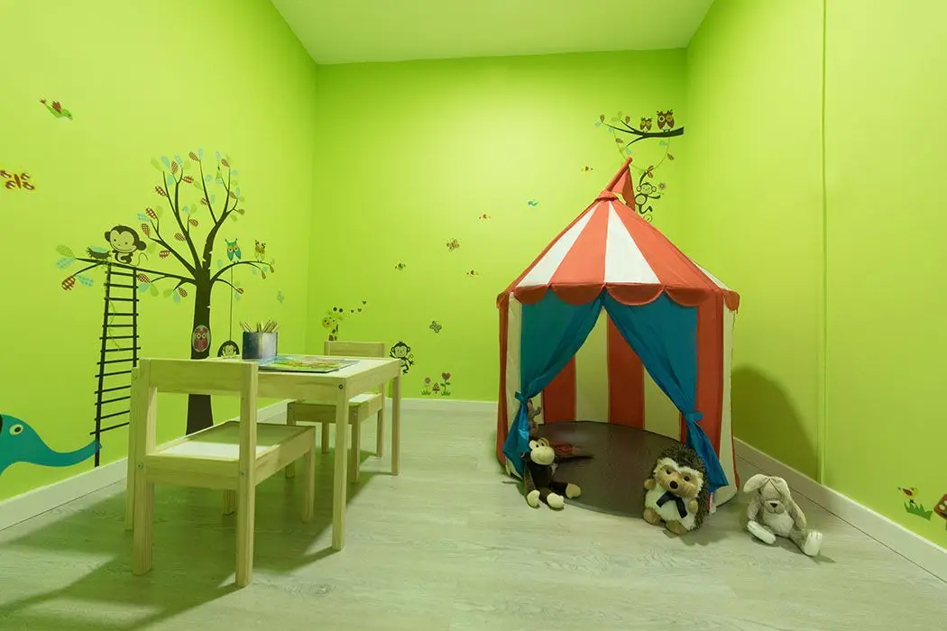 Sala talleres infantil Centro Psicología Psicoimagina en Alicante